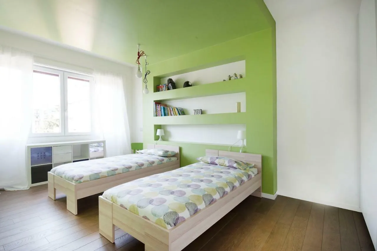 Milano Lush Contemporary Flat Apartment Italy