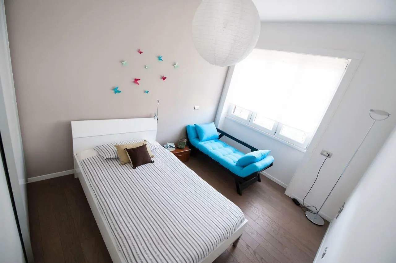Milano Lush Contemporary Flat Apartment Italy