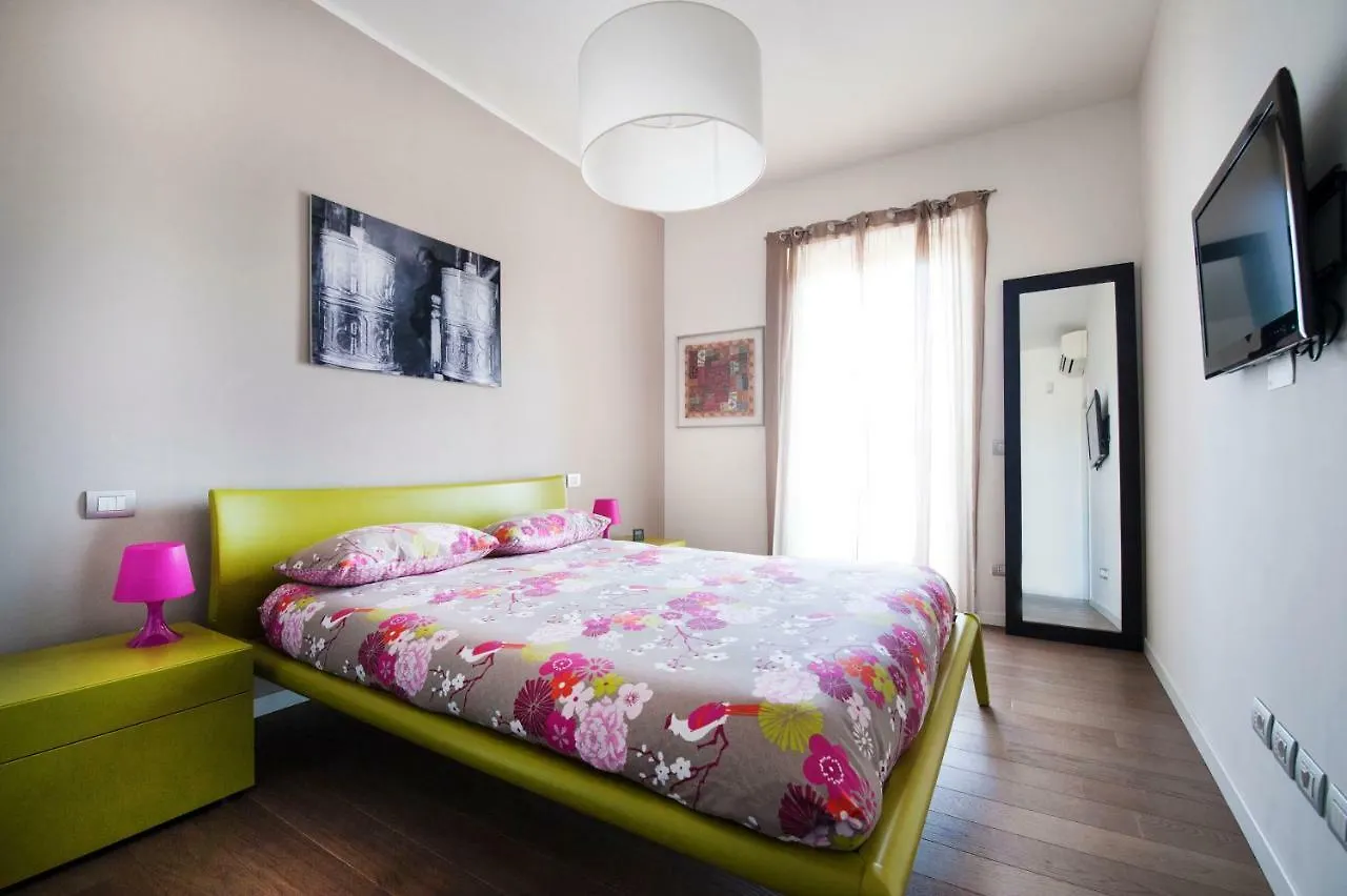 Milano Lush Contemporary Flat Apartment Italy