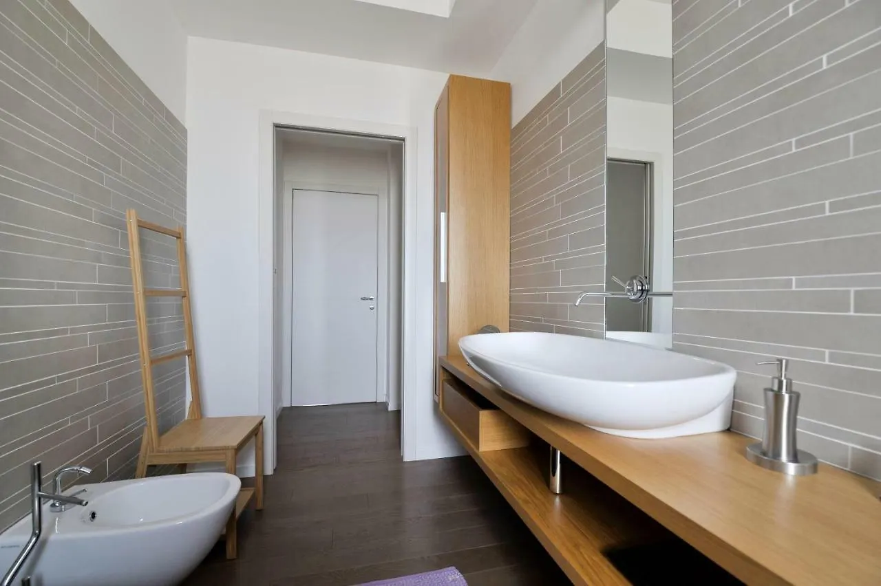 Milano Lush Contemporary Flat Apartment Italy