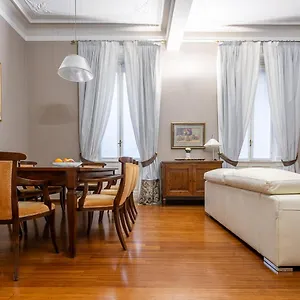 Appartamento Giovio 11 - Eccellente - Spazioso -, Milano